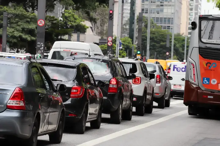 Conheça as penalidades da lei para quem dirige alcoolizado