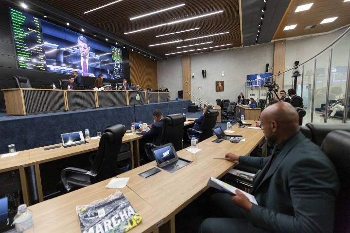 Programa incentiva criação de rede de apoio para idosos