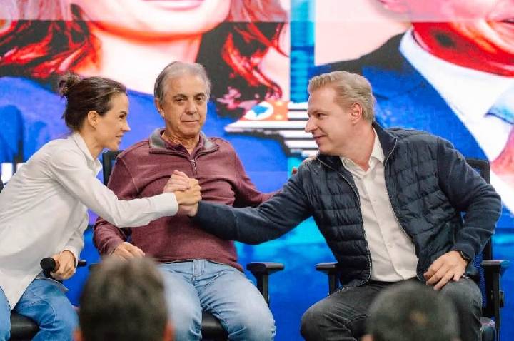 Rubens Furlan e prefeitos de Barueri, Jandira e Itapevi anunciam apoio a Bruna Furlan e Igor Soares