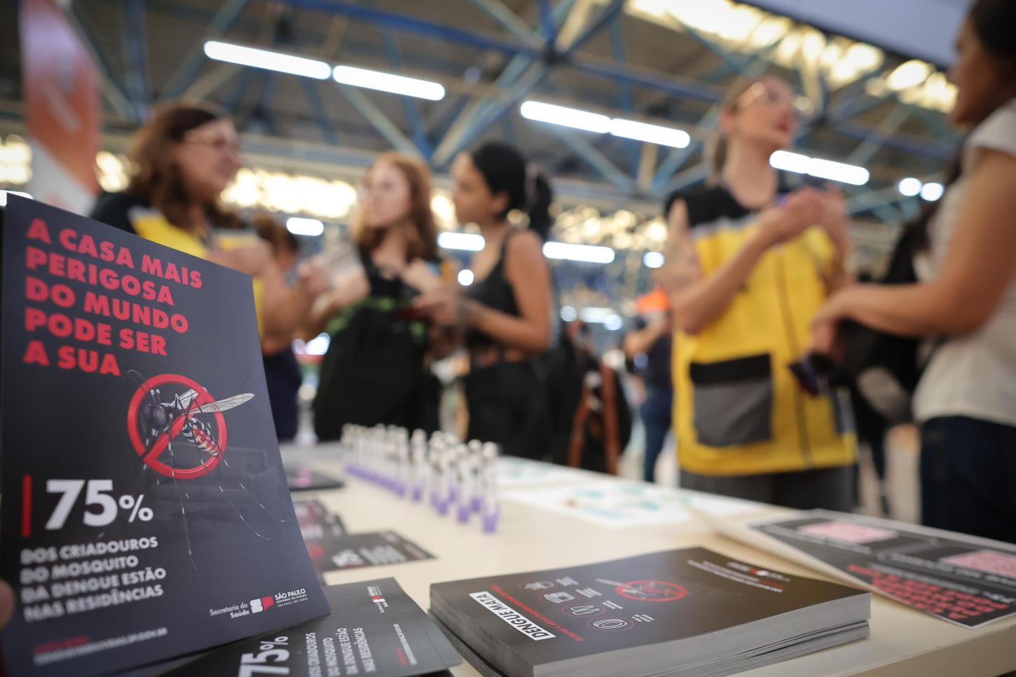 Governo de SP mobiliza agentes e reforça ações de combate à dengue na estação Palmeiras-Barra Funda