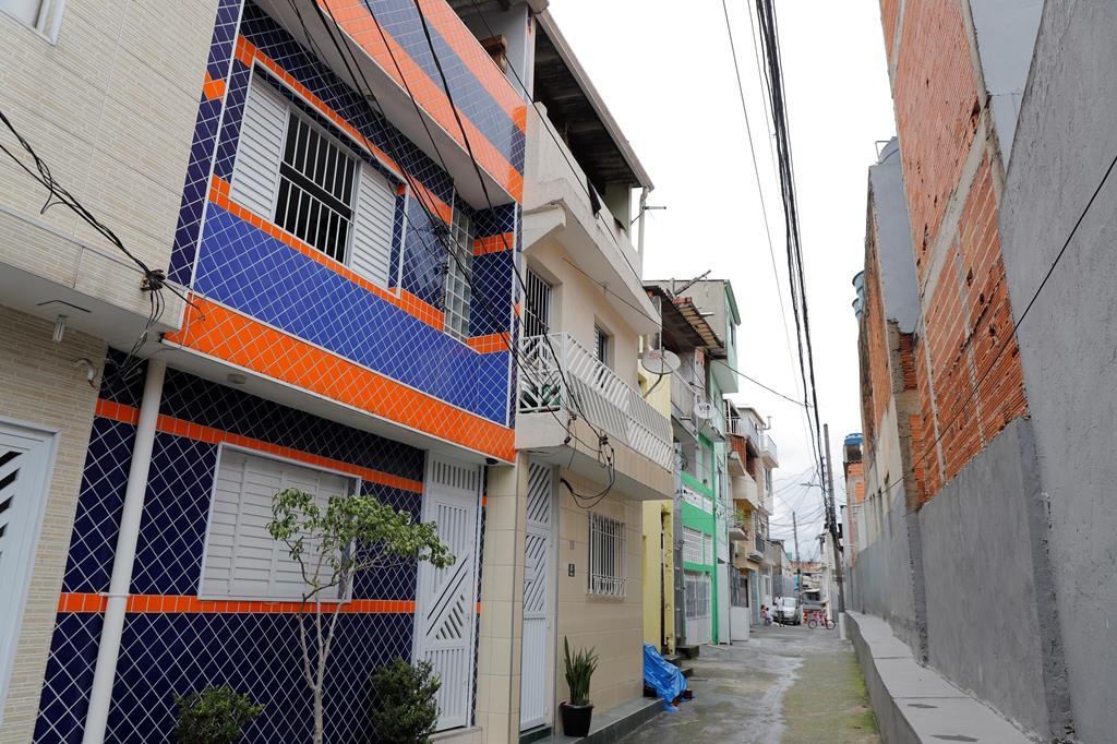 Quase mil famílias de Barueri já têm posse de seus imóveis graças à regularização fundiária