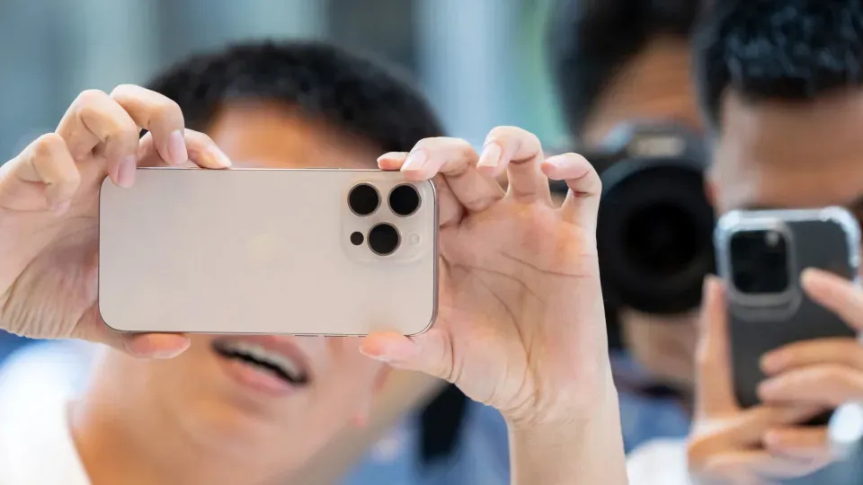 Apple estaria testando iPhone com câmera de 200MP, segundo rumores do setor