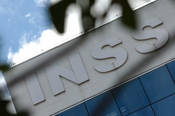 INSS: Governo estuda devolver valores descontados indevidamente de aposentados e pensionistas
