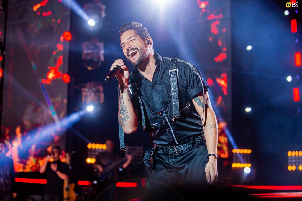 Banda Eva anima a sexta noite do Arraiá de Barueri 2025 nesta sexta-feira (20)