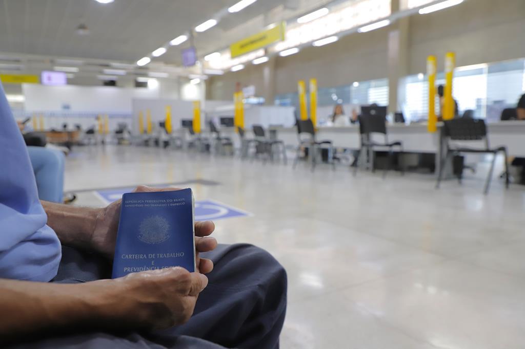 Barueri abre 30 oportunidades de emprego com salários de até R$ 4.200 na Casa do Trabalhador