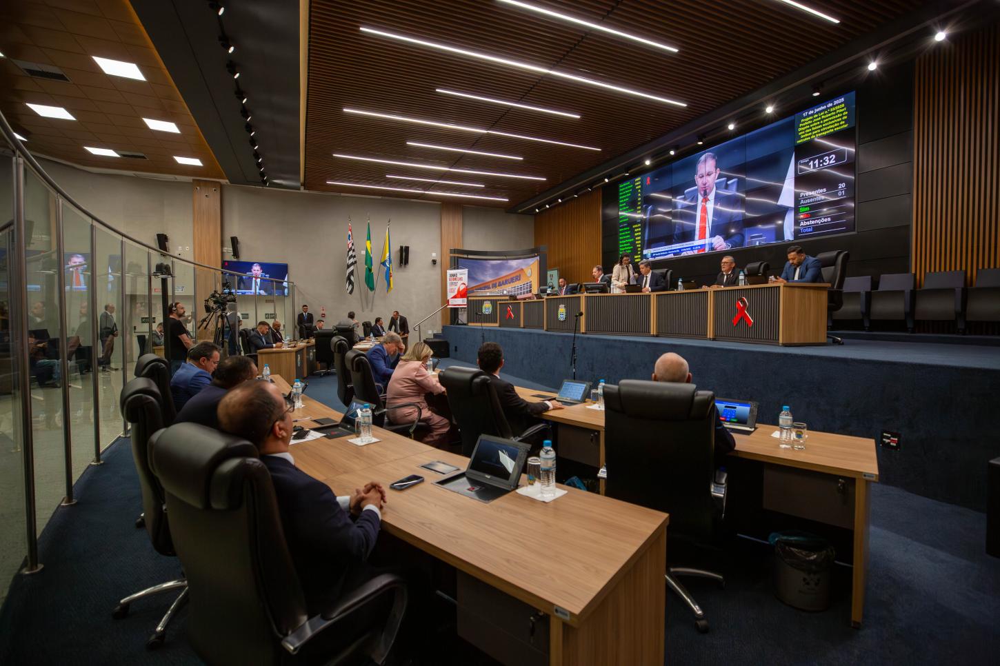 Barueri aprova uso de faixa de ônibus por transporte escolar nos horários de pico