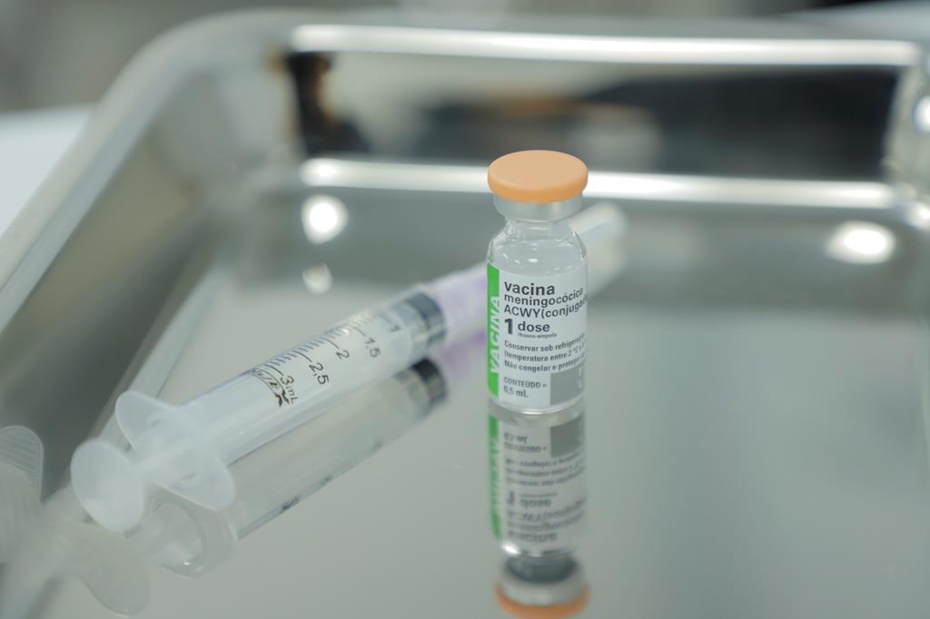 Barueri disponibiliza vacina contra meningite ACWY em todas as UBSs