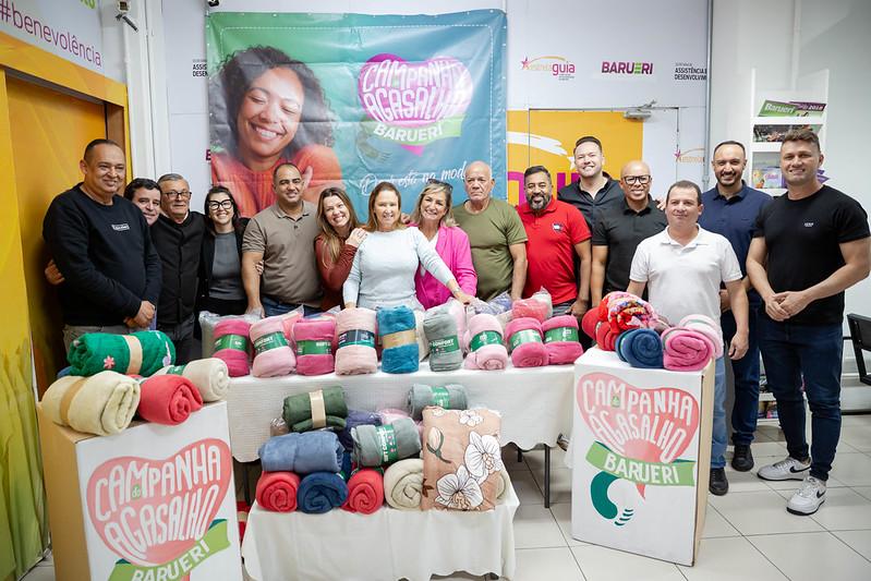 Câmara de Barueri doa 420 mantas e reforça Campanha do Agasalho 2025
