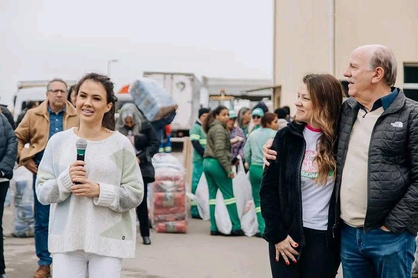 Prefeito Beto Piteri participa da Campanha do Agasalho ao lado da Deputada Bruna Furlan e primeira-dama de Barueri