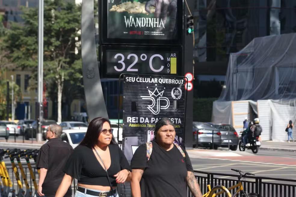 Cidade de SP registra tarde mais quente desde o verão, com 32,7°C; domingo terá queda brusca
