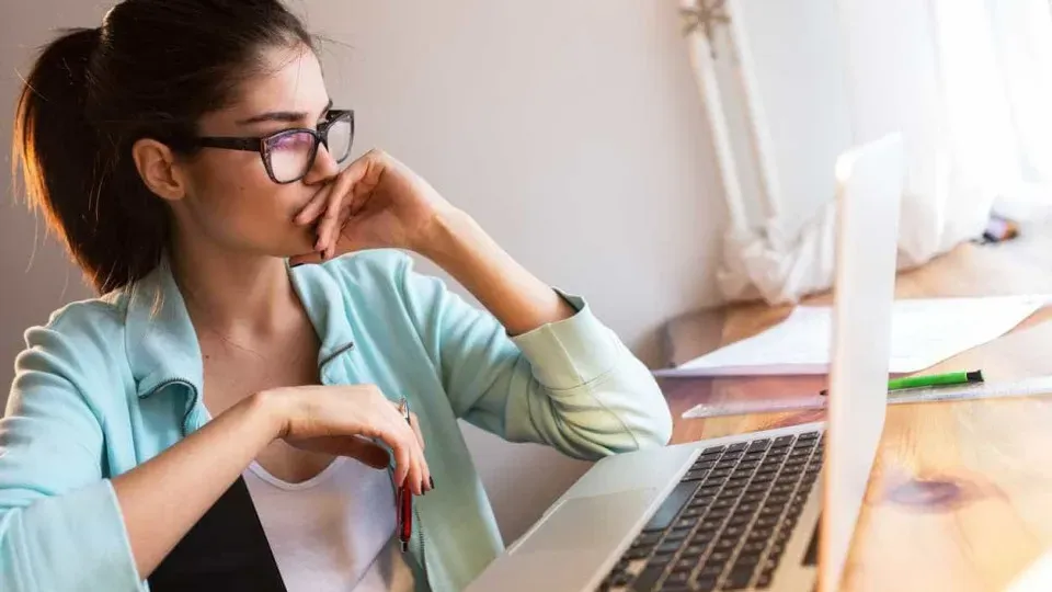 Brasil tem pela 1ª vez mais alunos na graduação a distância do que em cursos presenciais