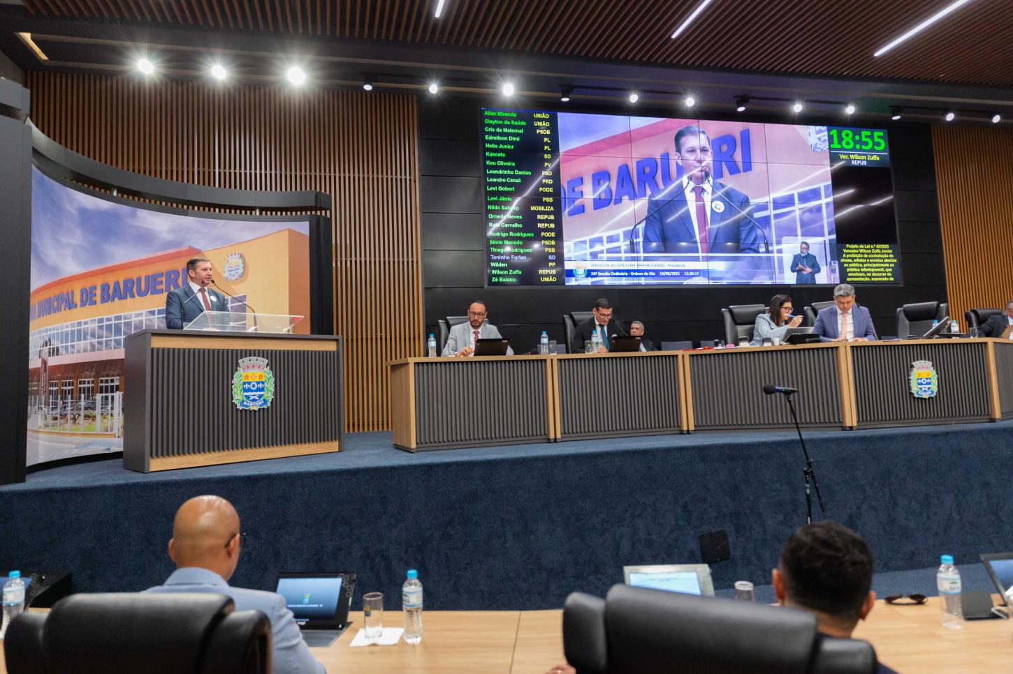 Câmara de Barueri proíbe contratação de artistas que incentivem crimes ou violência