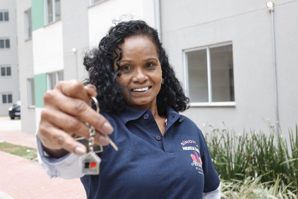 Governo de SP entrega mais de 500 moradias em Embu das Artes pelo programa Casa Paulista