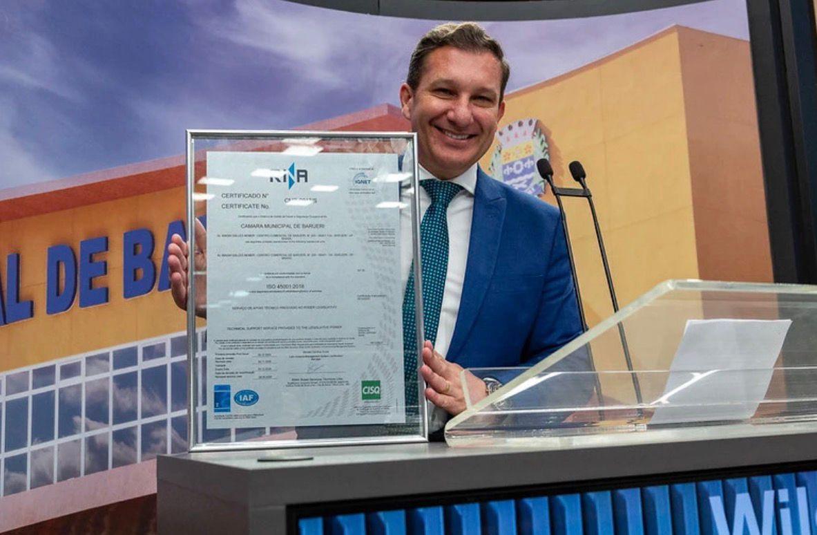 Câmara Municipal de Barueri é reconhecida internacionalmente como modelo legislativo brasileiro