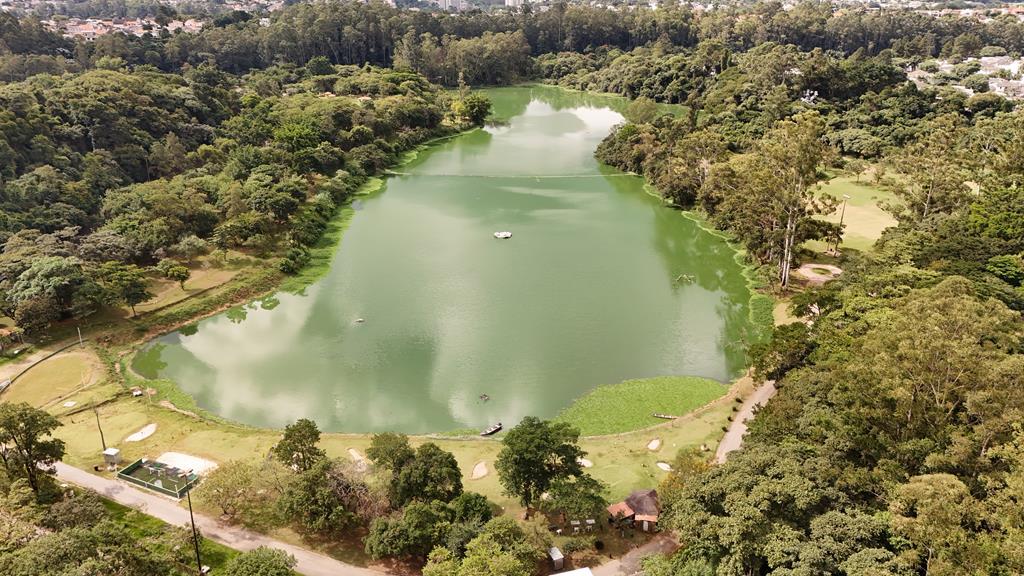 Barueri monitora qualidade da água em 18 mananciais e reforça ações ambientais