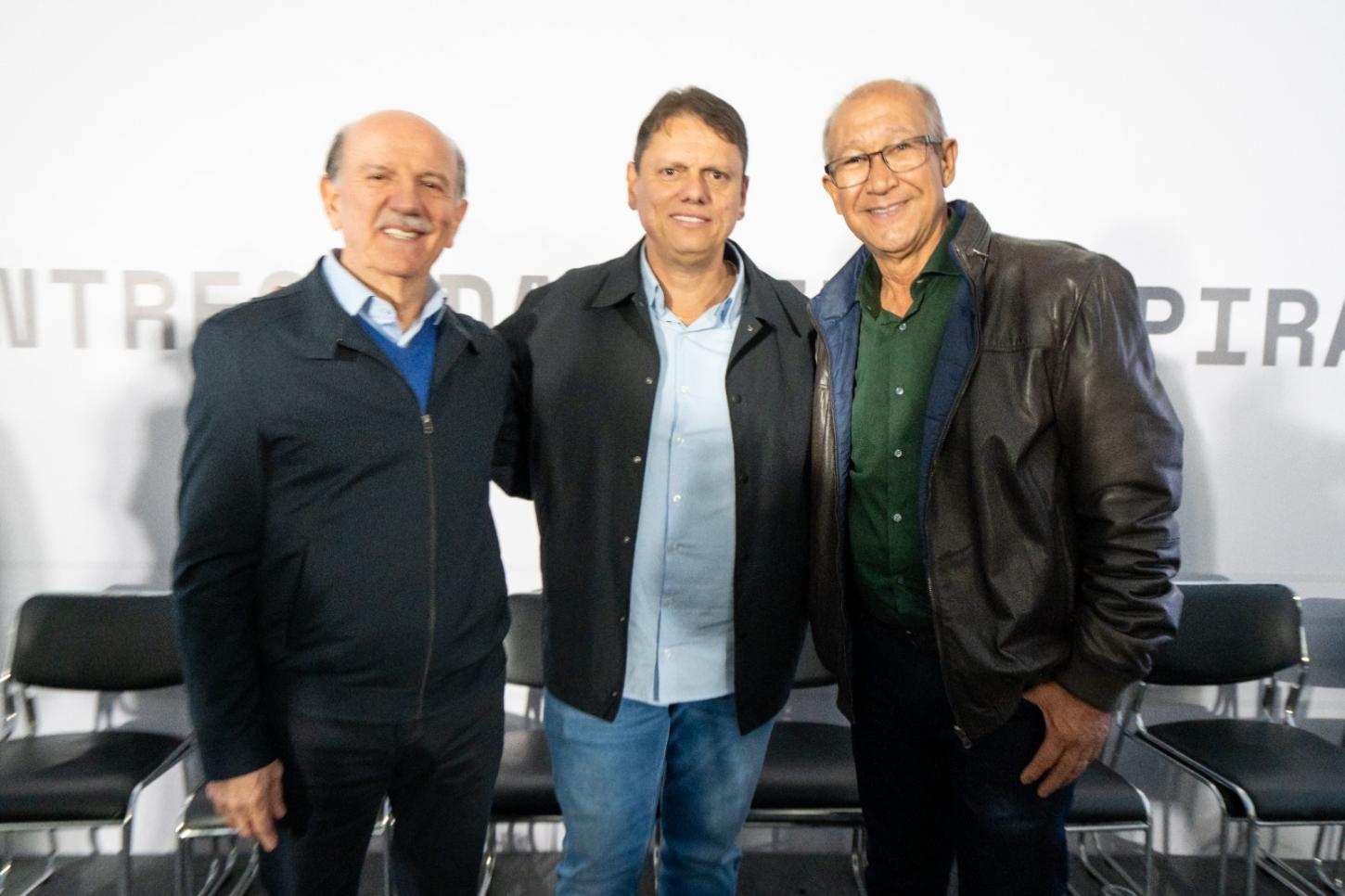 Em inauguração de obra com Governo do Estado em Barueri, prefeito Beto Piteri pede recursos para piscinão do Maria Helena