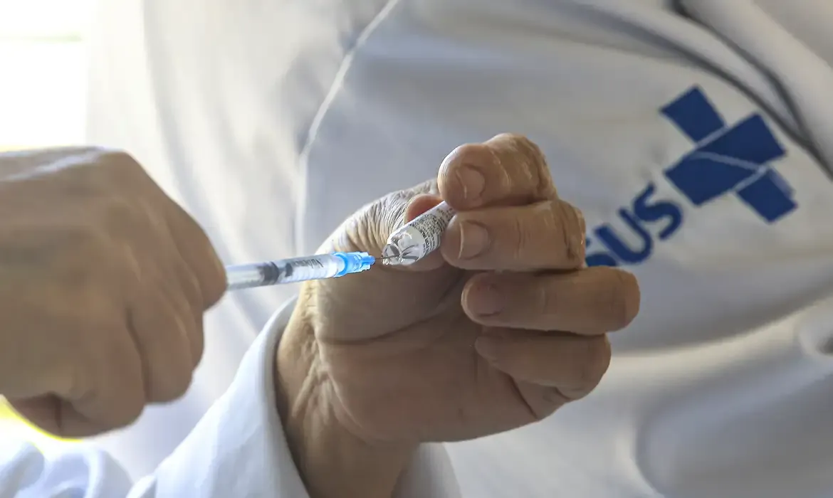 Mudanças na emissão e no controle de receitas médicas entram em vigor
